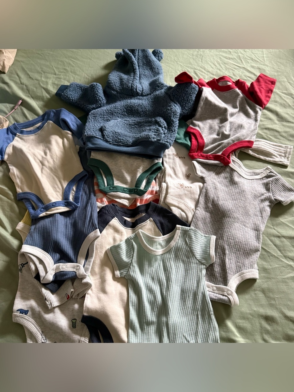 Newborn bundle - Picture 2 of 2